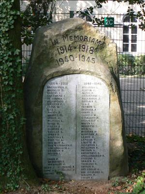 Gedenksteen in park Atheneum Hasselt