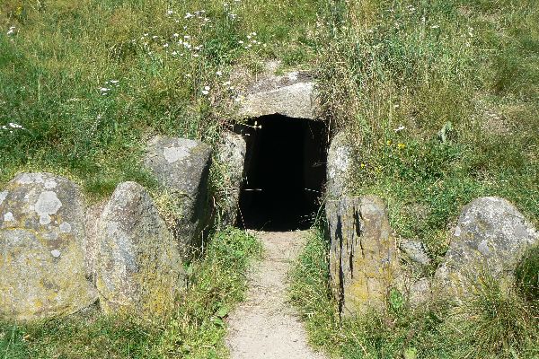 Entrance to the grave chamber